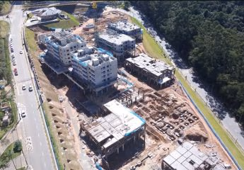 Vista aérea do andamento das obras do Aura Tamboré
